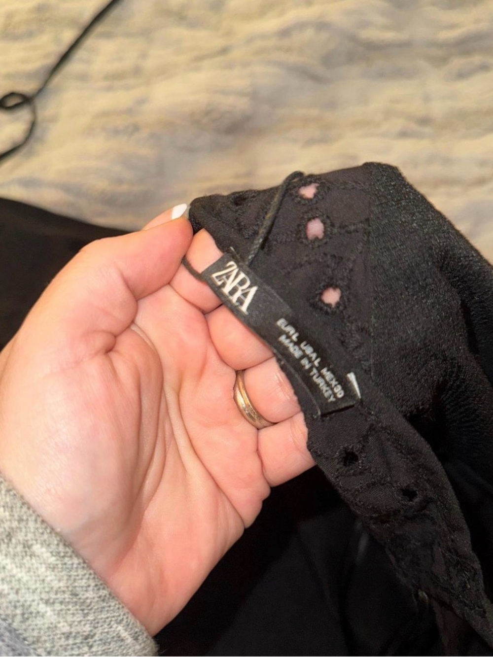 Zara Black Eyelet-Trim Sleeveless Top - Picture 2 of 6